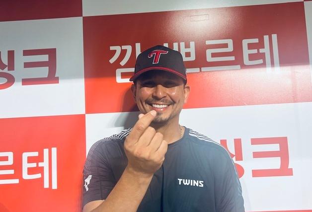 'MLB 112승' 카라스코도 기쁜 KBO리그 첫 승리…"여기선 루키"