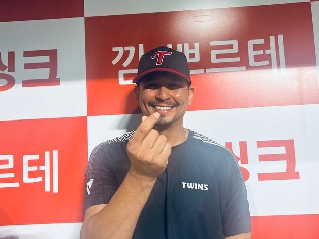 'MLB 112승' 카라스코도 기쁜 KBO리그 첫 승리…"여기선 루키"