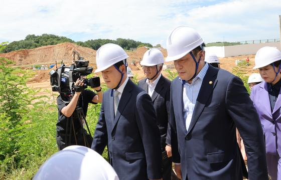 野 "李정권, 약한 사람부터 두들겨 패…'뉴홈' 약속 지켜야"
