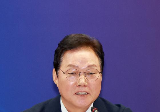 박완수 지사 경찰 조사 놓고 여야 공방…국민의힘 "공정 수사" 촉구