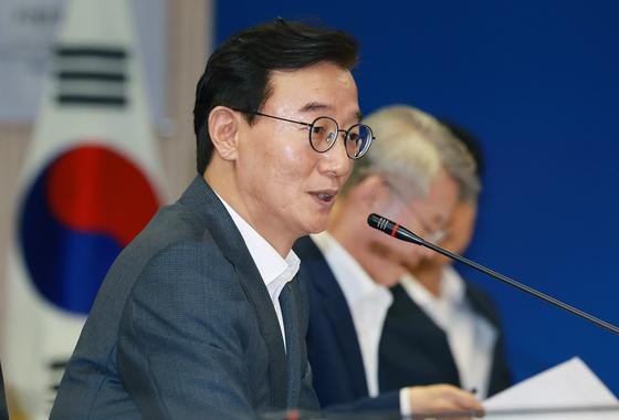 전재수 시장 "가덕도신공항 공사비 논의 중…차질 없는 개항 책임질 것"