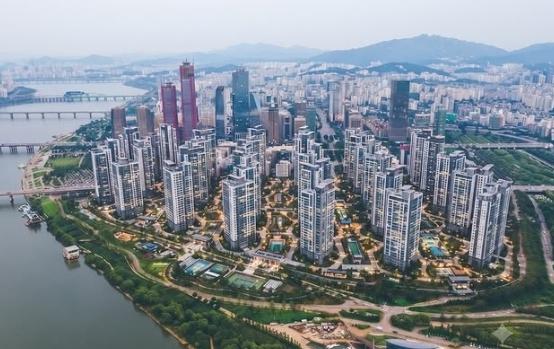 "국회의사당 밀면 용적률 500%, 아파트 1.5만채"…'닥공' 역제안 화제