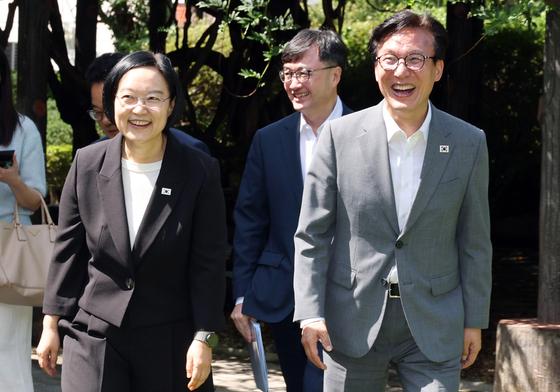[뉴스1 PICK] 김민석 취임 후 첫 고위당정...'비거주 1주택자' 세제 보완 논의
