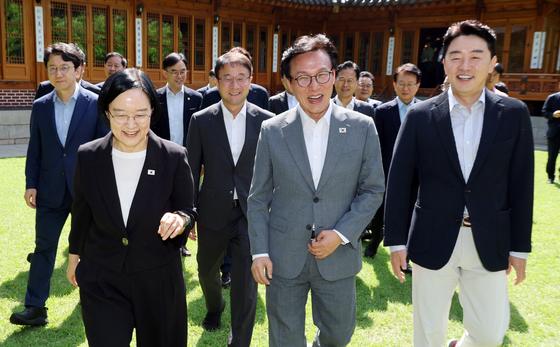 당정 '구청장 재건축 권한' 카드에 서울시 즉시 반발…갈등 격화