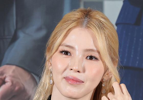 [뉴스1 ★]한소희, 패션계 다크호스…인형 미모+완벽 피지컬 CEO 선우