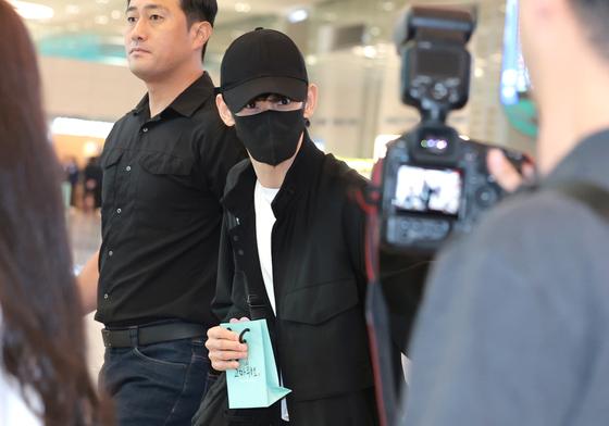 [뉴스1 ★]김수현, 말보다 깊었던 눈빛…팬들 향한 따뜻한 인사