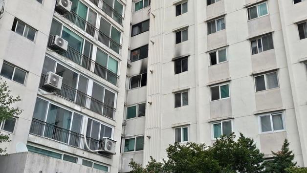 신길역 인근 아파트 화재…경상 4명에 주민 26명 대피(종합)