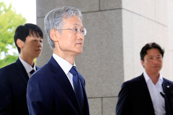 "남은 3명 중" vs "법대로 추천위 다시"… 대법관 재제청 놓고 갈등