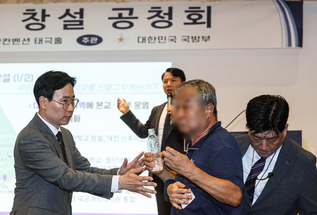 욕설·비방·편 가르기만 남은 '어른'들의 공청회