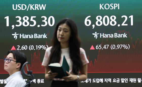 유가하락·월말네고에 달러·원 1380원 초반 소폭 하락(종합)