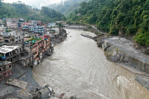 [단독]남동발전 3명, 대피 연락 후 두절…동료들 "10년 베테랑, 무사 귀환 기대"