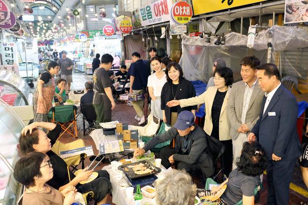 조성칠 대전시의장, 태평시장 ‘다구이 야시장’ 찾아 전통시장 활로 모색