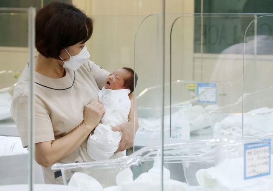 혼인·출산 공제 없애고 현금 준다…신혼부부 누구나 '100만원'