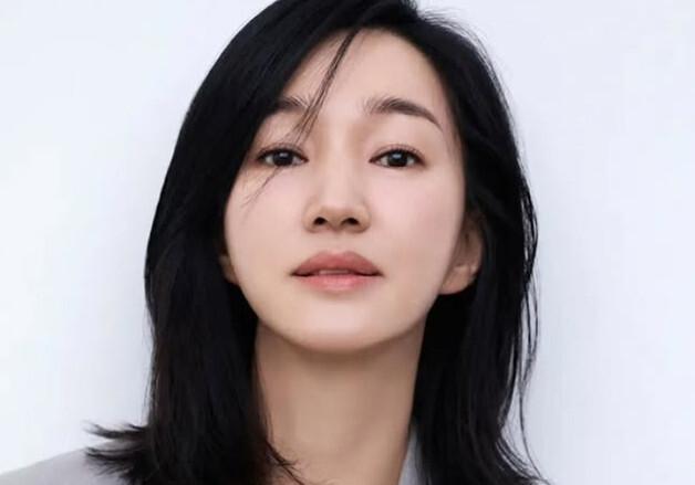 "배우계 기강 잡아달라"…'4년 공백' 수애, SNS 오픈·프로필 공개 화제