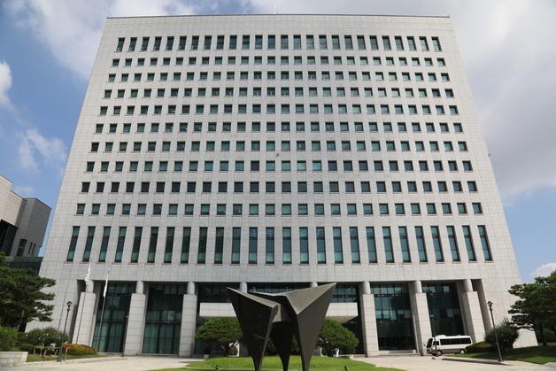국민 절반 檢 보완수사권 폐지 '잘못됐다'…중도층도 54%가 반대[갤럽]