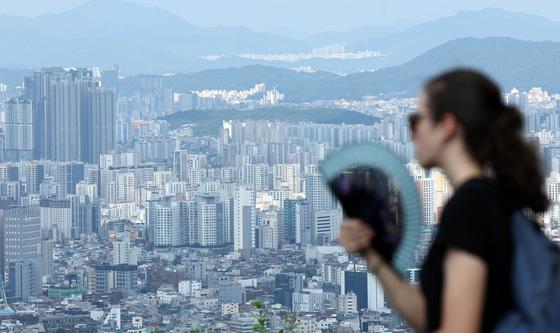 '수도권 공급 대책 나올까'…청와대 부동산 정책 회의 개최