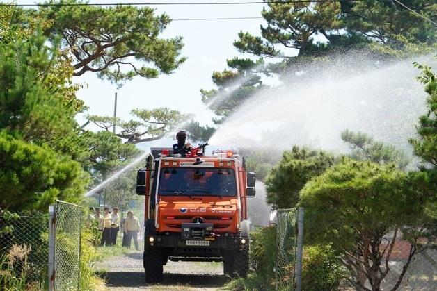 산림청, 폭염 대응 총력…산불진화차 62대로 용수 1500톤 공급