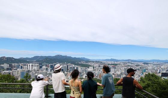 "입추 매직, 에어컨 끄고 잤어요"…서울 열대야 17일 만에 끝