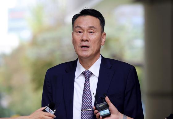 '내란 가담 혐의' 김명수 전 합참 의장, 첫 공판서 혐의 부인