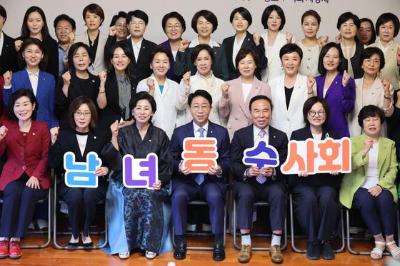 여야 여성의원 "여성 30% 이상 공천 의무화 선거법 개정 추진"(종합)