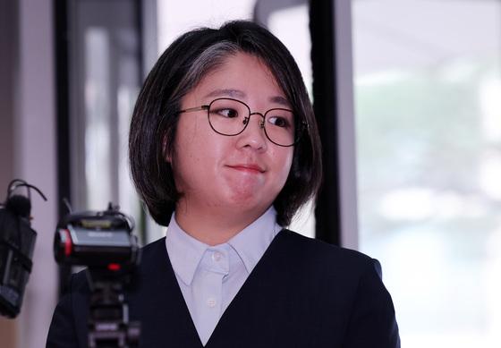 [뉴스1 PICK]용혜인, 장관 후보자 첫 출근…'의원직 겸직' 질문 집중
