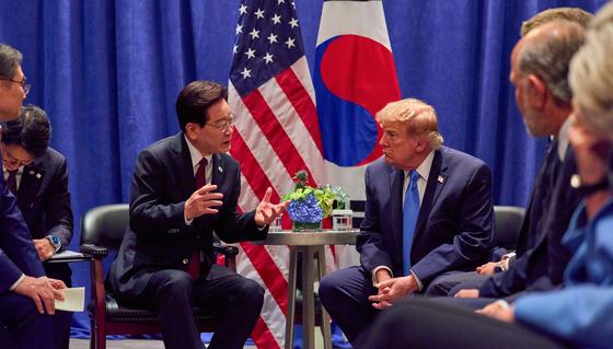 [뉴스1 PICK] 李대통령, 트럼프와 정상회담…대미투자 환영, 핵잠·전작권 의지 확인