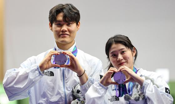 추가은·홍수현 '은메달에 사랑을 담아'