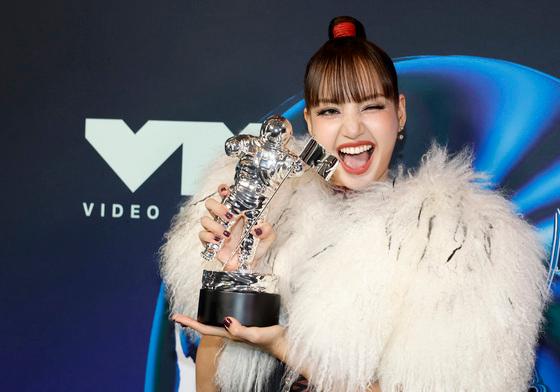 [뉴스1 PICK] 블랙핑크 리사, MTV VMA ‘베스트 팝’ 수상…K-POP 솔로 가수 최초