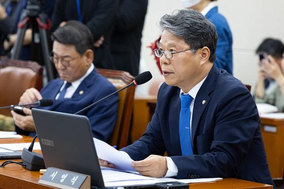 돌려받을 진료비 3874억…건보공단이 걷은 돈은 2.4%뿐