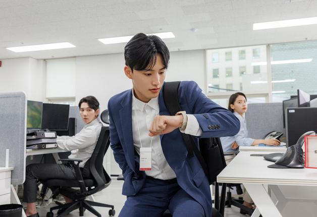 "팀 바쁜데 6시 땡 퇴근하는 신입…한마디 했더니 쏘아붙이고 가네요"