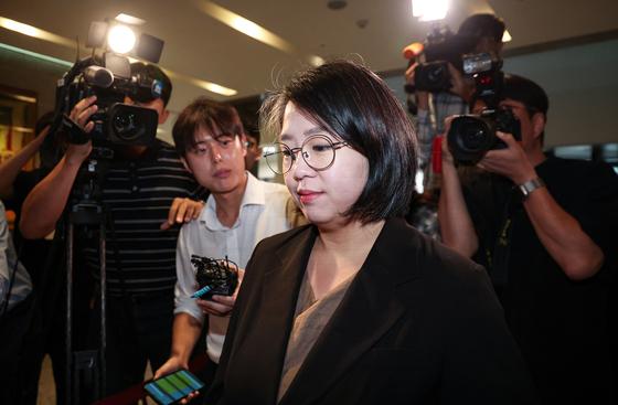 [뉴스1 PICK]의원 겸직 논란 용혜인, 잇단 의혹에 '묵묵부답'
