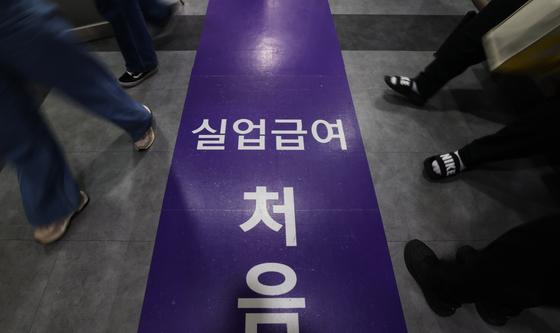고용 회복에도 청년엔 '찬바람'