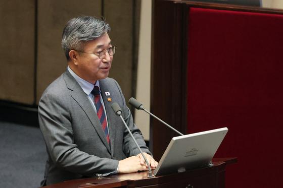 윤호중 밝힌 '경찰 수사인력 4000명 투입'…인력 확보·배치안은 아직
