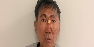 '흉기난동' 최충락 자택 압수수색 종료…시위 피켓·약봉지 확보