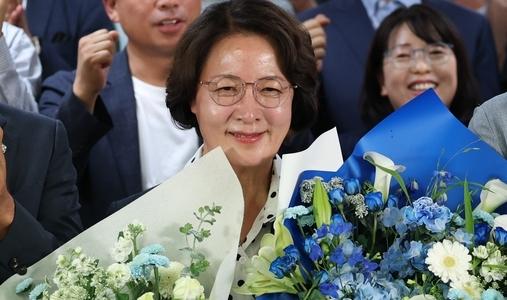 '당선 확실' 추미애 "대한민국 정상화·경기도 큰 변화"