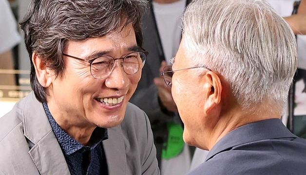 유시민 "李 필연적 실패"…친명계 "분열의 씨앗 뿌려"