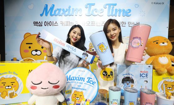 맥심 커피와 카카오프렌즈 '시원하게 뭉쳤다'