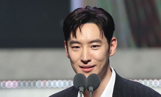 이제훈, 2021년 장관상에 이어 국무총리 표창
