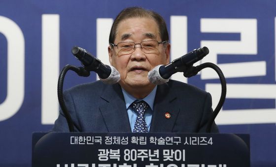 인사말하는 이종찬 광복회장