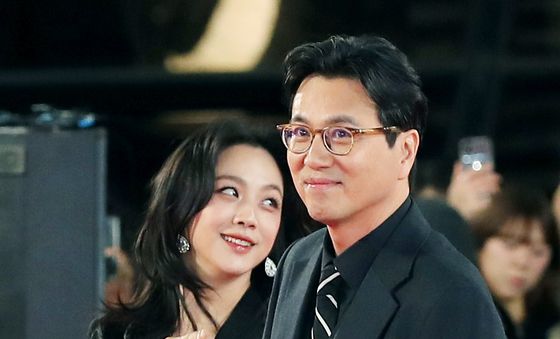 탕웨이·김태용 감독, 커플링 끼고 동반 나들이