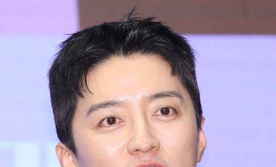 인교진, 보습학원장 최민석