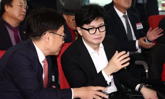 대화하는 한동훈·서범수