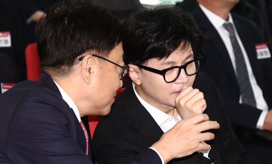 서범수 총장 얘기 듣는 한동훈 대표