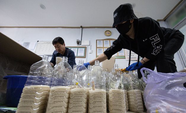 [아듀2024]북한 주민들에게 보낼 다양한 물품