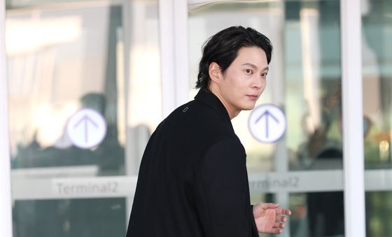 주원, 코트 자락 휘날리며