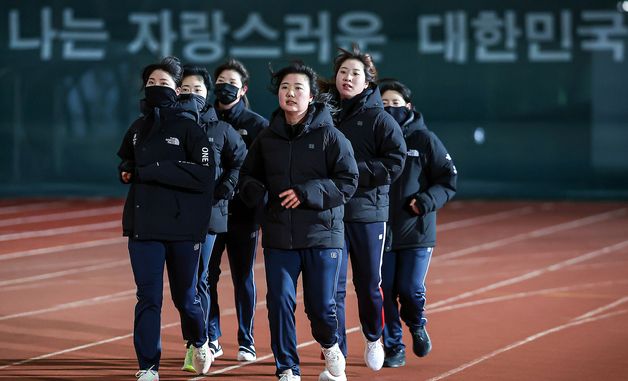 새벽 훈련 매진하는 국가대표 선수들