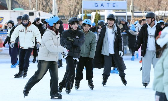 스케이트장에서 깊어가는 우정