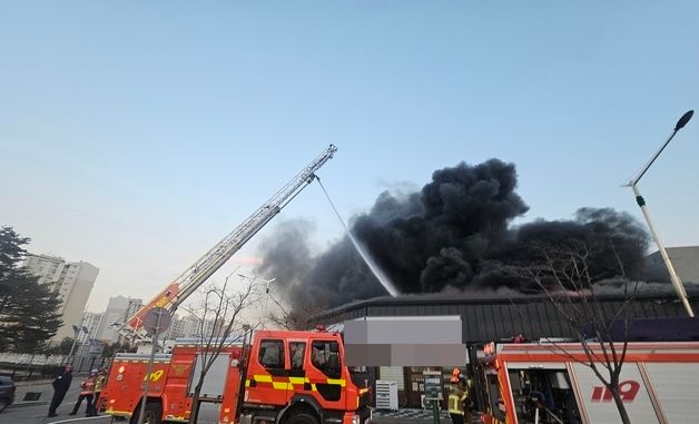 제천 강제동 상가 건물에서 화재 발생