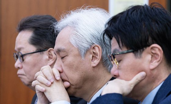 고심하는 김대진 한예종 총장