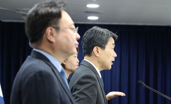 이주호 "2026학년도 의대 정원 '원점' 협의…의대생 돌아와 달라"